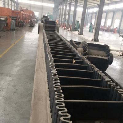 Beli EP100 EP150 EP200 Hitam 0-90 derajat Skirt Conveyor Belt online manufacture